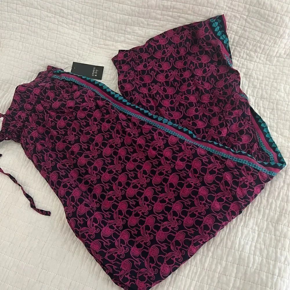 Crown & Ivy pinky promise elephant Capri wide leg pants size L